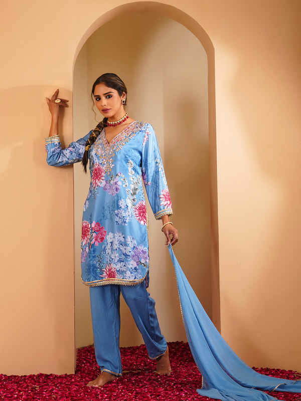 Best kurti in Delhi stylish ethnic wear collection for women